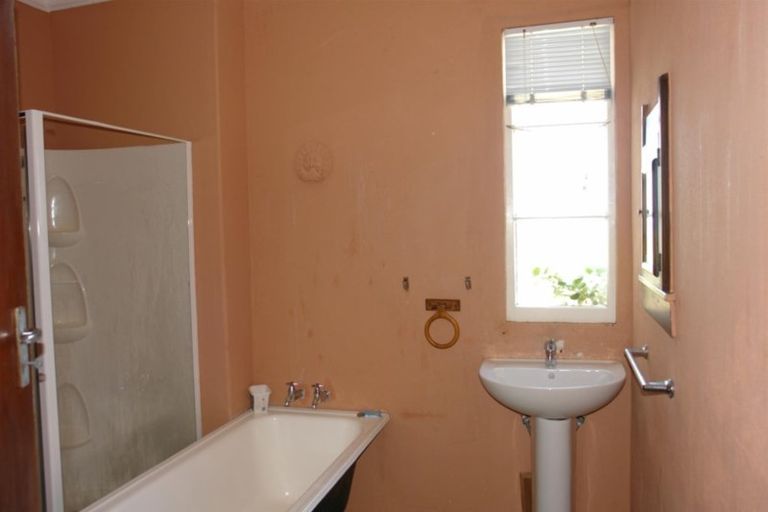 Photo of property in 21 Middlesex Street, Patea, 4520