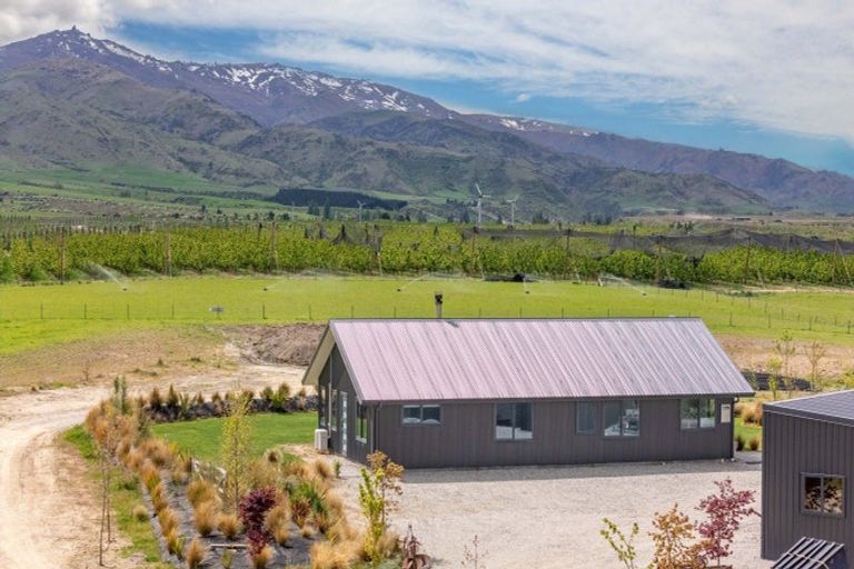 Photo of property in 27 Lapins Way, Waikerikeri, Alexandra, 9391