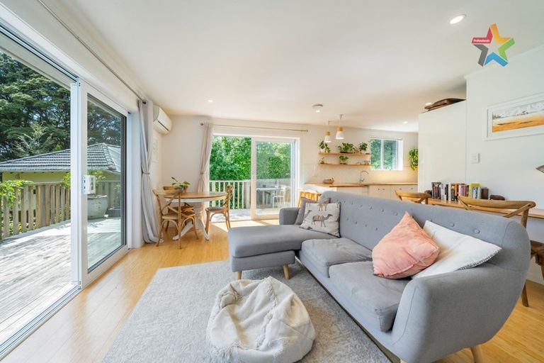 Photo of property in 1a Wyndham Road, Pinehaven, Upper Hutt, 5019