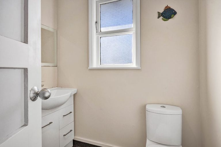 Photo of property in 46 Hussey Street, Waverley, 4510