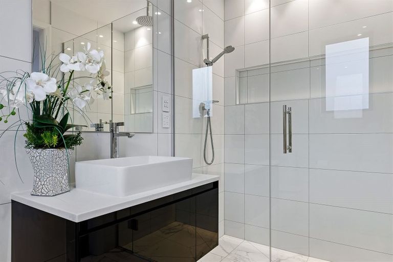 Photo of property in 6 Old Stone Lane, Cracroft, Christchurch, 8022