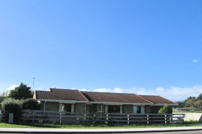 Photo of property in 89a Mazengarb Road, Paraparaumu Beach, Paraparaumu, 5032