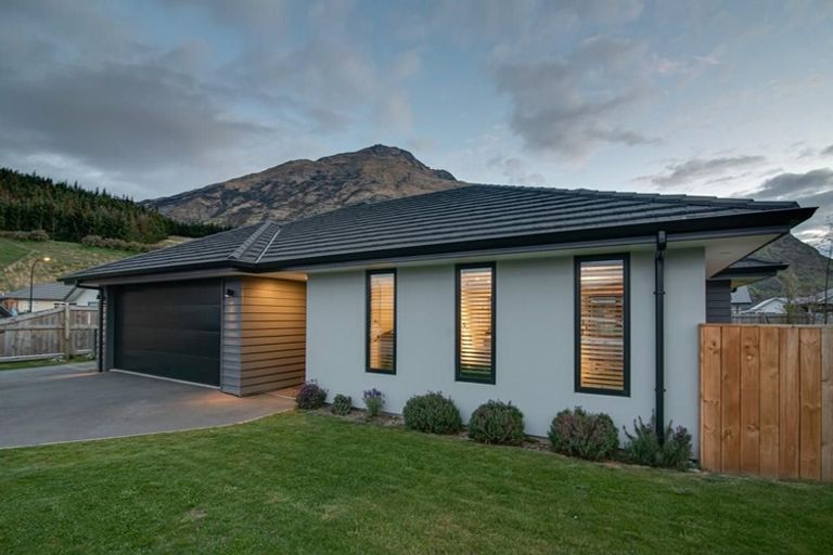 Photo of property in 26 Risinghurst Terrace, Lower Shotover, Queenstown, 9304