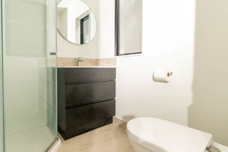 Photo of property in 2/535 Swanson Road, Ranui, Auckland, 0612