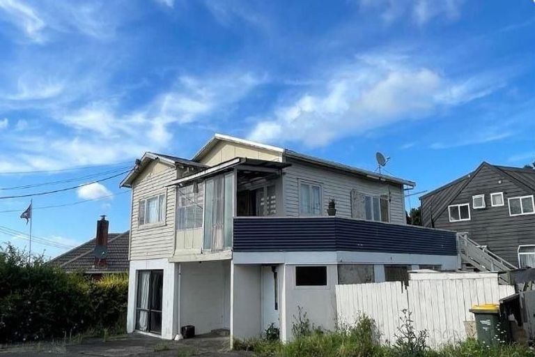 Photo of property in 72 Don Buck Road, Massey, Auckland, 0614