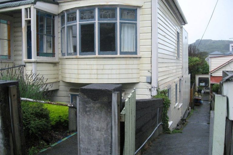 Photo of property in 2/107 Wallace Street, Mount Cook, Wellington, 6021
