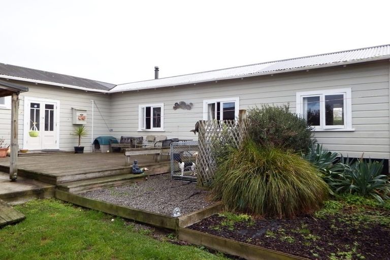 Photo of property in 25 Hunia Street, Marton, 4710