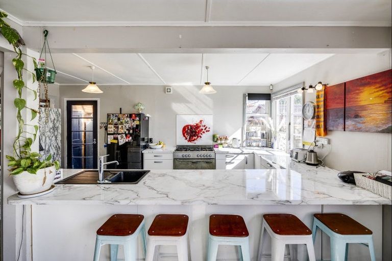 Photo of property in 35 Rutherford Road, Marewa, Napier, 4110