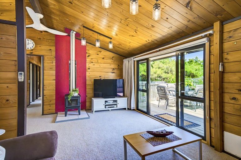 Photo of property in 222 Main Road South, Raumati South, Paraparaumu, 5032