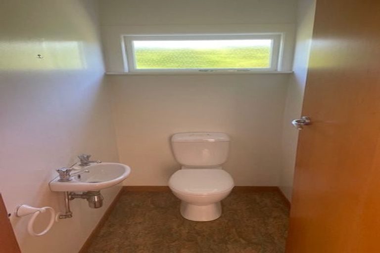 Photo of property in 21 Rauparaha Street, Waikanae Beach, Waikanae, 5036