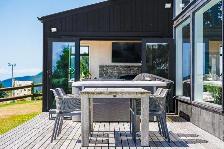 Photo of property in 198-200 Maungakotukutuku Road, Paraparaumu, 5032