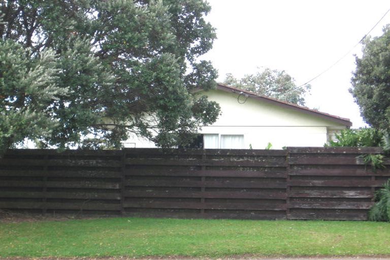 Photo of property in 1/217 Swanson Road, Henderson, Auckland, 0610