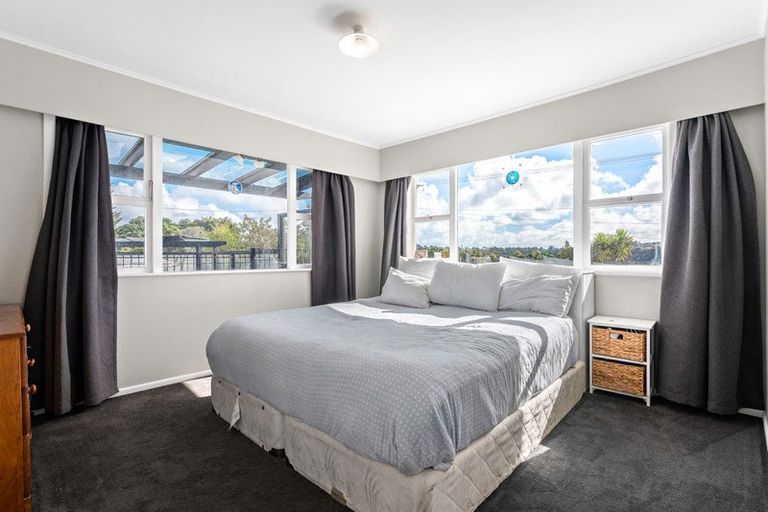 Photo of property in 18 Murray Road, Te Atatu Peninsula, Auckland, 0610