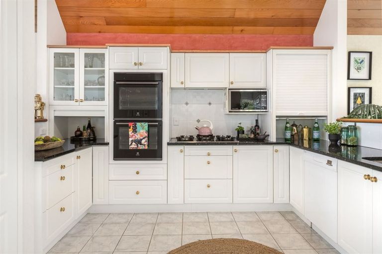 Photo of property in 13 Moana Road, Plimmerton, Porirua, 5026