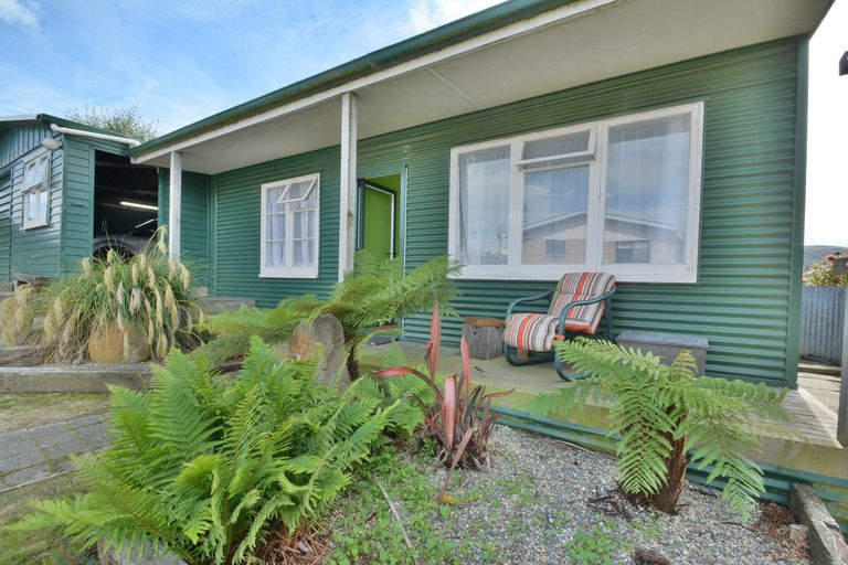 Photo of property in 296 Brockville Road, Brockville, Dunedin, 9011