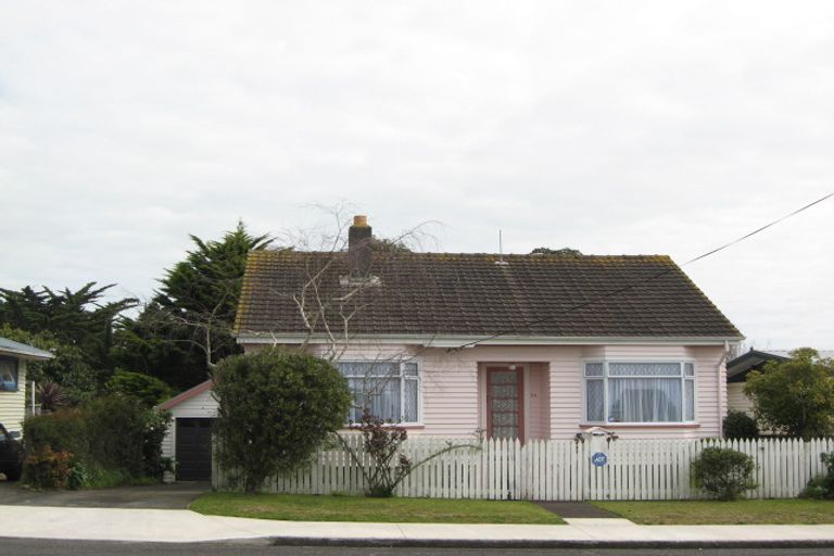 Photo of property in 156 Seaview Road, Westown, New Plymouth, 4310