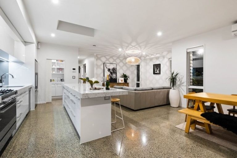 Photo of property in 14 Rock Isle Road, Torbay, Auckland, 0630