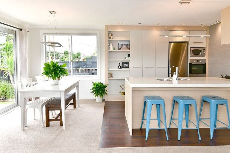 Photo of property in 27 Doment Crescent, Orewa, 0931