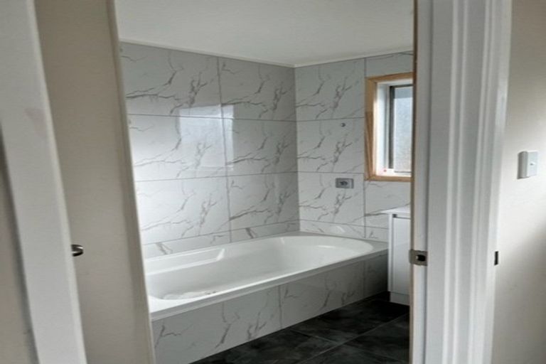 Photo of property in 1/10 Tuna Place, Manurewa, Auckland, 2102