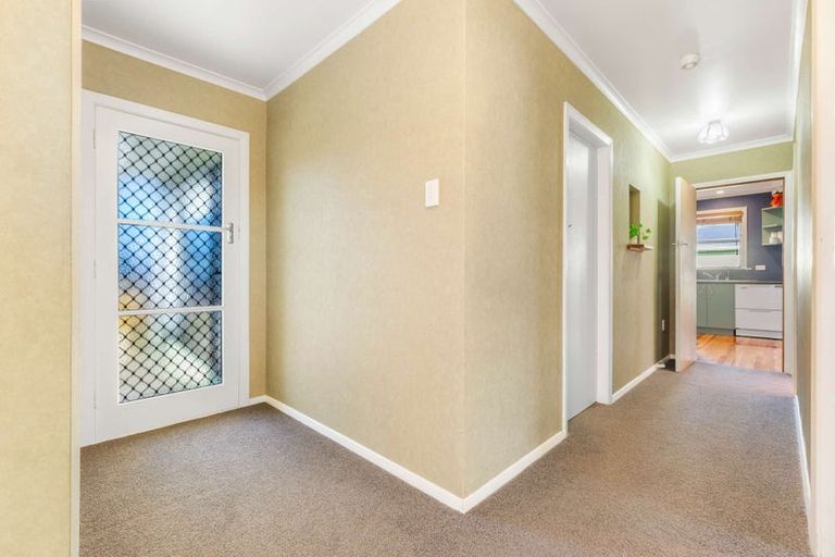 Photo of property in 2 Marsden Place, Awapuni, Palmerston North, 4412