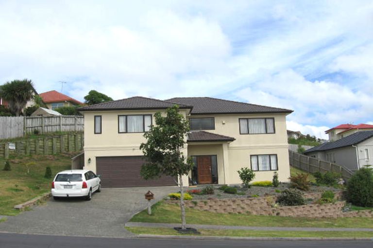 Photo of property in 32 Bluebird Crescent, Unsworth Heights, Auckland, 0632