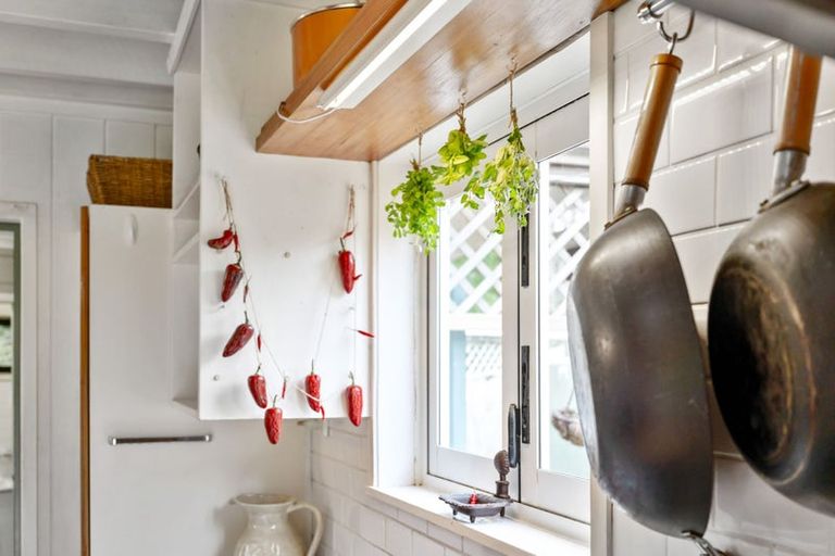 Photo of property in 1042 Ngunguru Road, Kiripaka, Whangarei, 0173