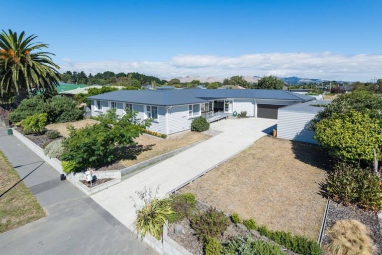 Photo of property in 56 Bickerton Street, Wainoni, Christchurch, 8061