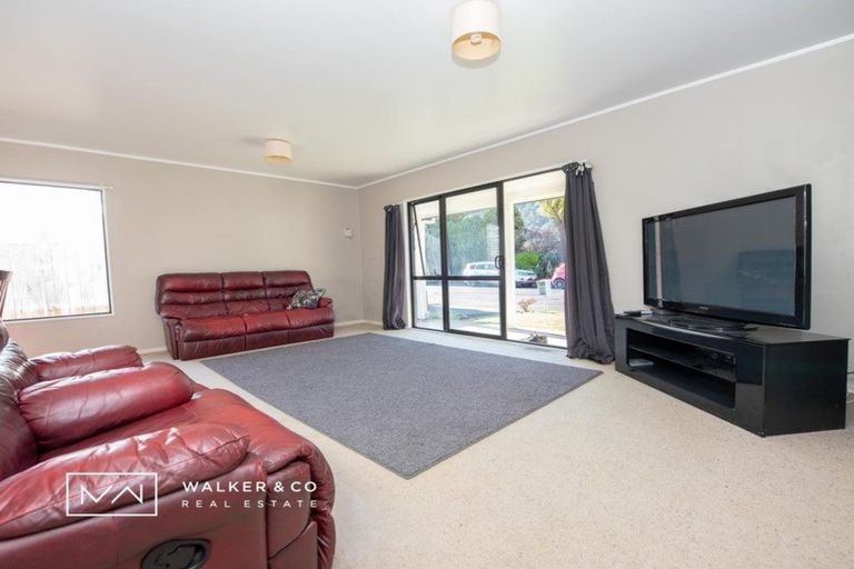 Photo of property in 1/1 Glenbrook Grove, Naenae, Lower Hutt, 5011