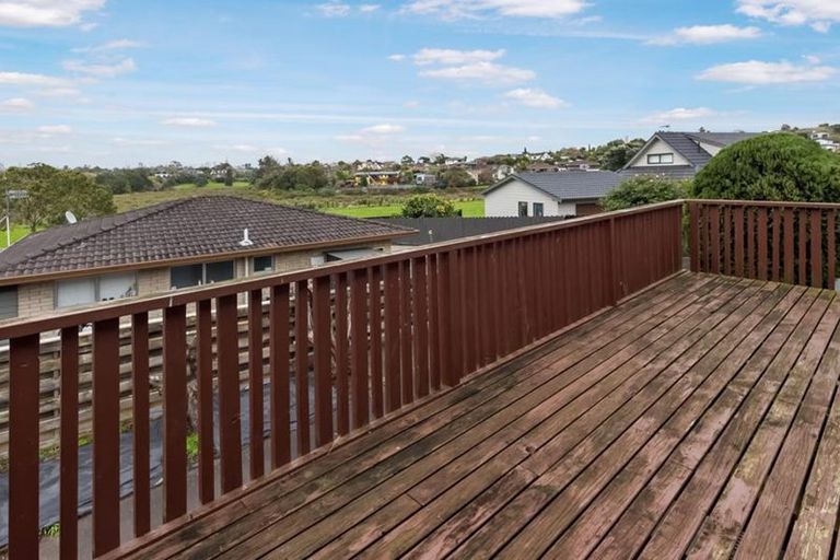 Photo of property in 16 Birman Close, Half Moon Bay, Auckland, 2012