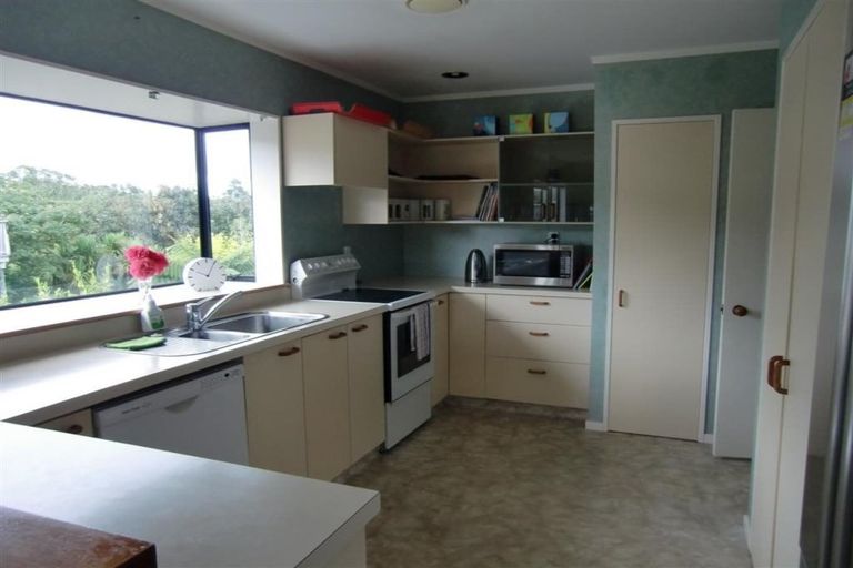 Photo of property in 7 Larsen Place, Merrilands, New Plymouth, 4312