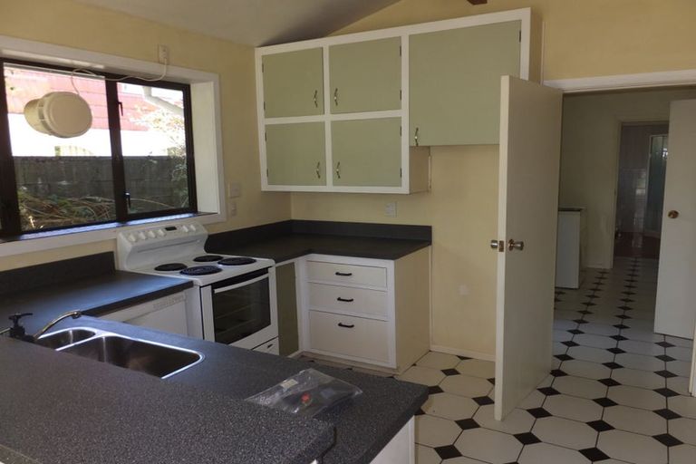 Photo of property in 22 Powell Crescent, Ilam, Christchurch, 8041