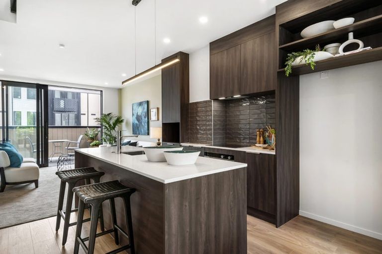 Photo of property in 2/19 Windlass Street, Long Bay, Auckland, 0630