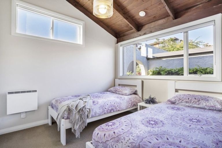 Photo of property in 49b Shanaway Rise, Hillcrest, Auckland, 0627
