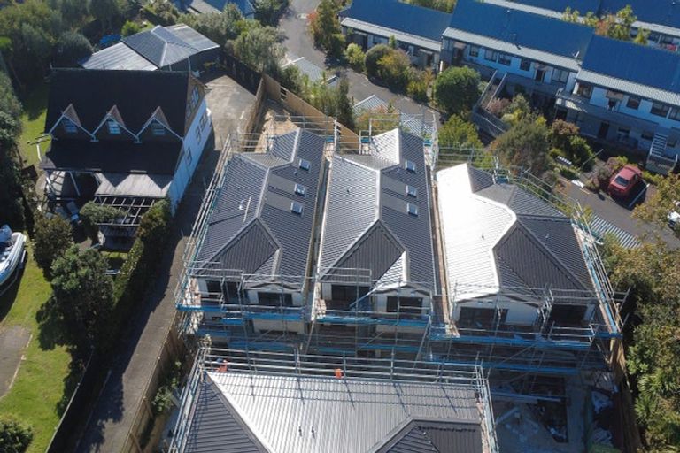 Photo of property in 12 Taupo Street, Green Bay, Auckland, 0604