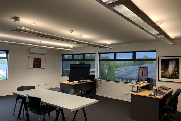 Photo of property in 1/108 Lincoln Road, Henderson, Auckland, 0610