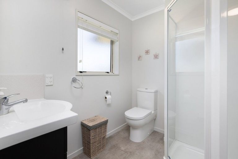 Photo of property in 30 Buckingham Place, Bethlehem, Tauranga, 3110