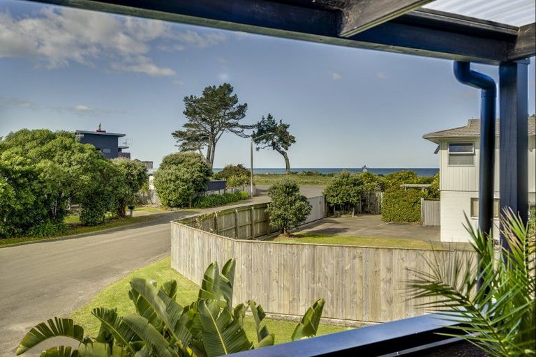 Photo of property in 2 Anthony Place, Bay View, Napier, 4104
