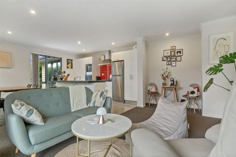 Photo of property in 11 Rainey Crescent, Papamoa Beach, Papamoa, 3118