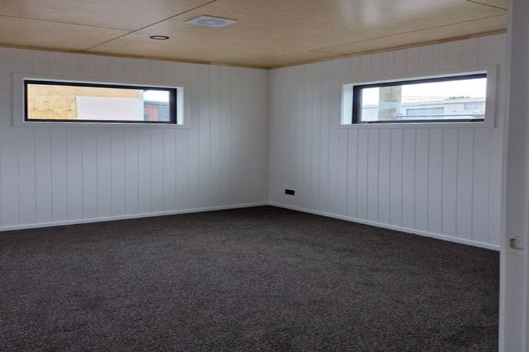 Photo of property in 40 Breakwater Road, Moturoa, New Plymouth, 4310