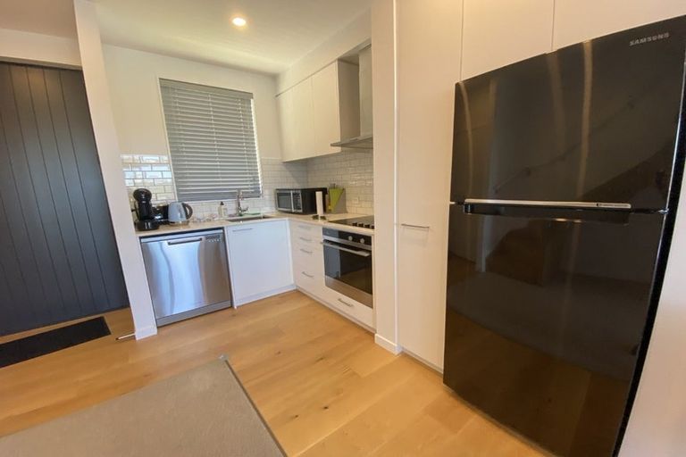 Photo of property in 9/52 High Street, Island Bay, Wellington, 6023