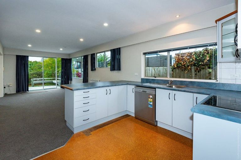 Photo of property in 27 Sandra Street, South New Brighton, Christchurch, 8062