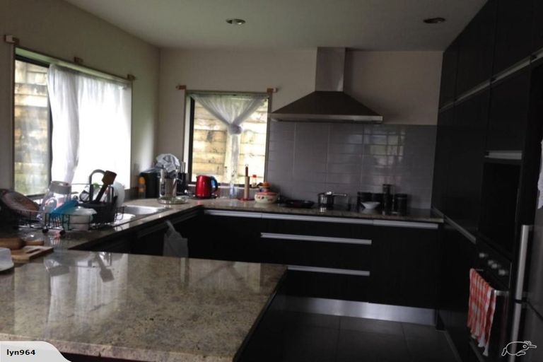 Photo of property in 17b Scotstoun Place, Glen Eden, Auckland, 0602