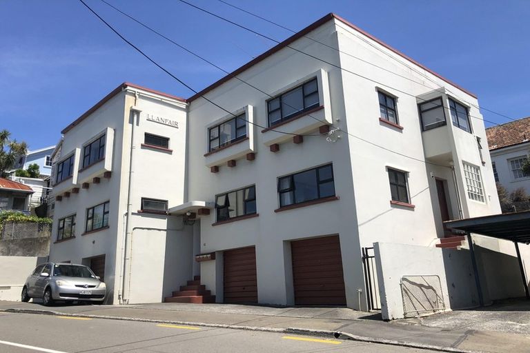 Photo of property in Lanfair Flats, 10 Ohiro Road, Aro Valley, Wellington, 6021