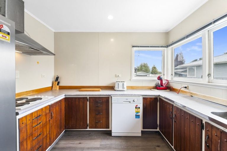 Photo of property in 76 College Road, Edgecumbe, 3120