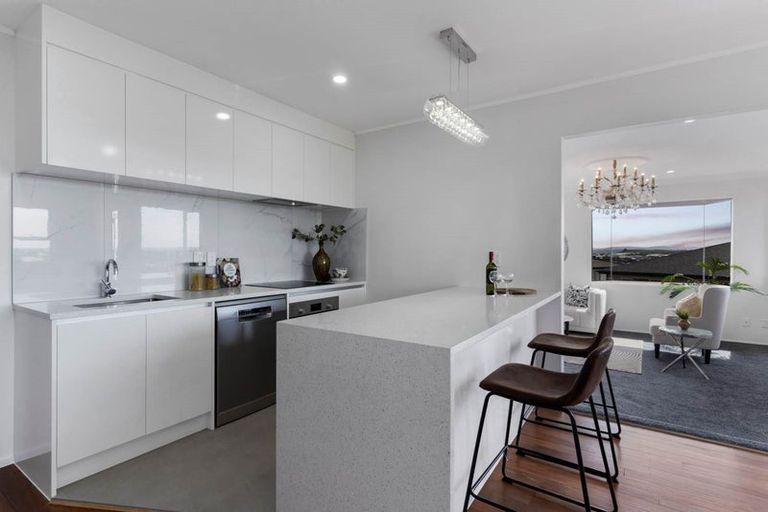 Photo of property in 51 Marriott Road, Pakuranga, Auckland, 2010