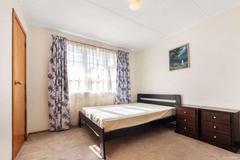 Photo of property in 15 Astley Avenue, New Lynn, Auckland, 0600