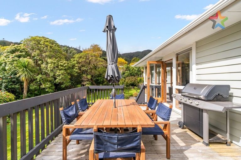 Photo of property in 98b Manuka Street, Stokes Valley, Lower Hutt, 5019
