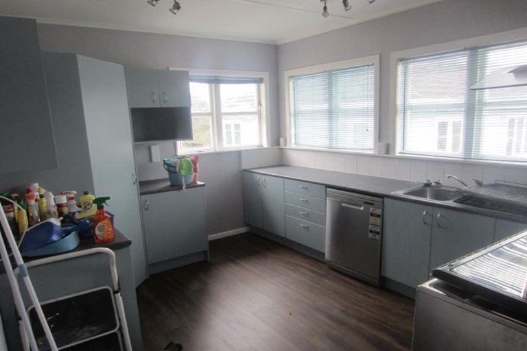 Photo of property in 15 Woodstock Terrace, Tawa, Wellington, 5028