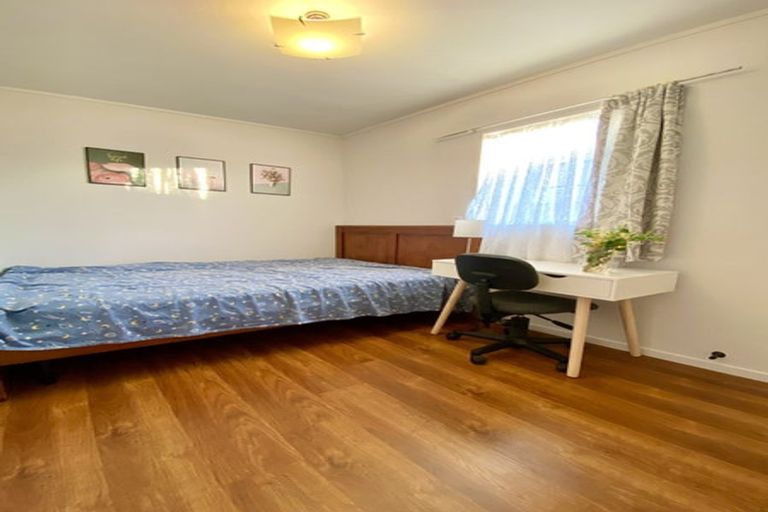 Photo of property in 2/175 Bradbury Road, Highland Park, Auckland, 2010