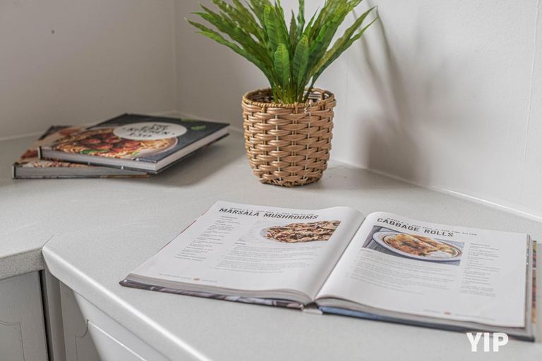 Photo of property in 27a Fernhaven Grove, Newlands, Wellington, 6037